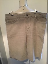 Magnifique bermuda short d'occasion  Laruscade