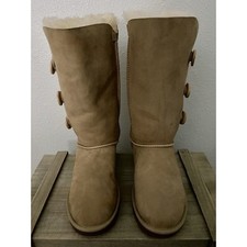 Ugg women size for sale  Sun City Center