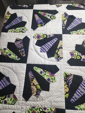 Colcha caseira vintage, tamanho de arremesso, belo detalhe, espólio de um quilter ávido comprar usado  Enviando para Brazil