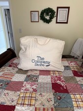 kingsize white comforter for sale  West Jordan