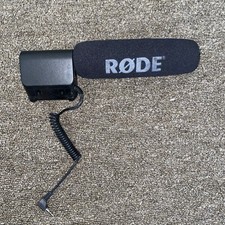 Microfone condensador de vídeo direcional Rode VideoMic N3594 com tampa de vento comprar usado  Enviando para Brazil
