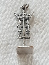 Pendentif blason sainte d'occasion  Avesnes-sur-Helpe