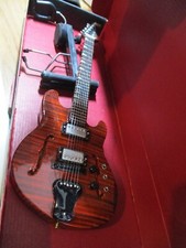 Réplica de guitarra AXE HEAVEN TREY ANASTASIO Ocelot escala 1:4 com suporte e caixa comprar usado  Enviando para Brazil