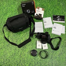 Sony Alpha A6300 com 3 baterias, bolsa, carregador, lente Sony, lente Samyang F/2.0 comprar usado  Enviando para Brazil