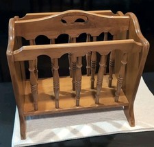 Revista de madeira maciça vintage, jornal, livro, rack de chão ~ eixos, alça LOOK comprar usado Revista de madeira maciça vintage, jornal, livro, rack de chão ~ eixos, alça LOOK comprar usado  Enviando para Brazil