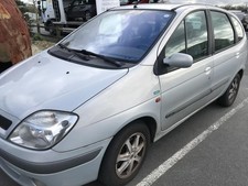 Cric renault scenic d'occasion  Clisson