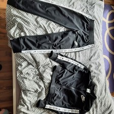 Nike anzug 146 gebraucht kaufen  Bederkesa