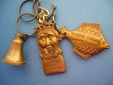 Lot keychains french d'occasion  Expédié en Belgium