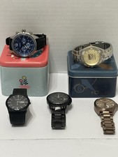 Lote de 5 relógios masculinos (4 usados/pré-devidos, 1 novo) Leia mais na descrição completa! comprar usado Lote de 5 relógios masculinos (4 usados/pré-devidos, 1 novo) Leia mais na descrição completa! comprar usado  Enviando para Brazil