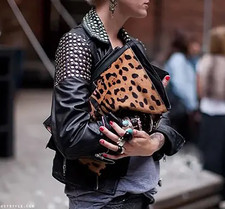 Usado, Bolsa Alexander Wang siamesa envelope duplo embreagem camurça cabelo de pônei leopardo preta comprar usado  Enviando para Brazil