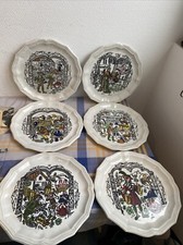 Anciennes assiettes décorativ d'occasion  Aix-les-Bains