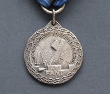 Medaglia fanteria a.o.i usato  Italia