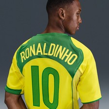 Camiseta de futebol Nike Brasil 2004 reedição total 90 Ronaldinho 10 tamanho GG na mão comprar usado  Enviando para Brazil