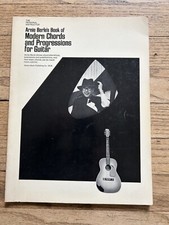Arnie Berle's Book of Modern Chords and Progressions for Guitar 1968 comprar usado  Enviando para Brazil