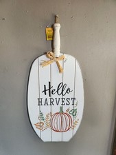 Usado, Placa decorativa de madeira em forma de abóbora outono "Hello Harvest" 233/4×111/2 folha faltando comprar usado  Enviando para Brazil