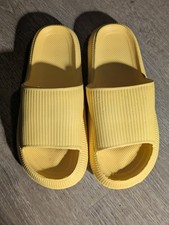 Chinelos TheCloudies Cloud – Chinelos Cloud Femininos – Sapatos Antiderrapantes 7.5/8 comprar usado  Enviando para Brazil