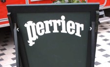 Perrier werbung aufsteller gebraucht kaufen  Bietigheim-Bissingen