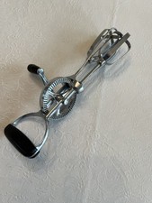 Vintage EKCO Melhor Batedor de Ovos Manivela Misturador Aço Inoxidável Cabo Preto EUA comprar usado  Enviando para Brazil