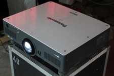 *Panasonic PT-D4000E*1-DLP Beamer Projektor projector 4000 Lumen Lens-Shift comprar usado  Enviando para Brazil