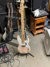 squier classic vibe bass for sale squier classic vibe bass for sale Westland