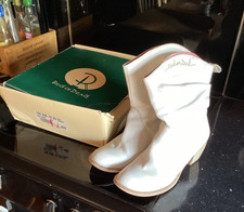 Women used white for sale  NEWTON STEWART