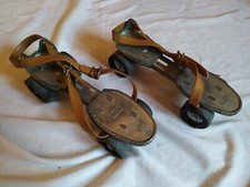 Ancienne paire patins d'occasion  La Rochette