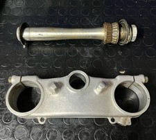 Piastra forcella inferiore usato  Chiaravalle Centrale