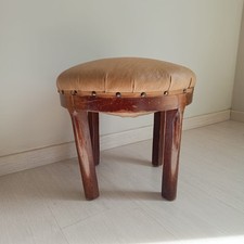Sgabello poggiapiedi legno. usato  Lecco