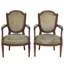 Finely carved walnut d'occasion  Expédié en Belgium