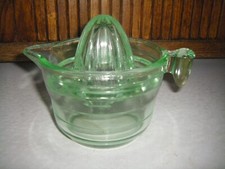 Copo de medição verde vintage EUA GLASS (2 xícaras) com inserção de espremedor REAMER comprar usado  Enviando para Brazil