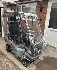 Silver quingo toura for sale Silver quingo toura for sale  LEICESTER