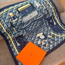 Hermes carre bottes d'occasion  Expédié en Belgium