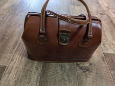 Alte arzttasche hebamme gebraucht kaufen Alte arzttasche hebamme gebraucht kaufen  Burg