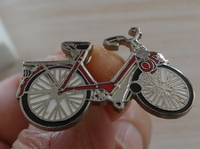 Beau pin velo d'occasion  Charbonnières-les-Varennes