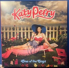 Álbum LP assinado por Katy Perry One Of The Boys 12" comprar usado  Enviando para Brazil