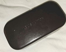 Óculos de sol Louis Vuitton couro marrom estojo rígido concha forrada de feltro articulado  comprar usado  Enviando para Brazil
