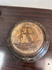 Carved wooden round d'occasion  Expédié en Belgium