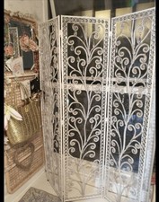 Pretty shutter room for sale  LONDON