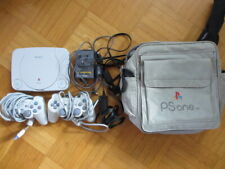 Usado, PAL UK - Playstation 1 SLIM Konsole Weiß + 2x Controller + alle Kabel + Tasche comprar usado  Enviando para Brazil