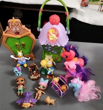 Lote de brinquedos aleatórios para meninas, Disney, Barbie.  comprar usado Lote de brinquedos aleatórios para meninas, Disney, Barbie.  comprar usado  Enviando para Brazil