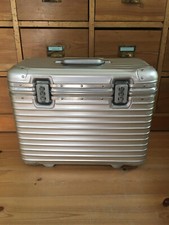 Valigia pilota rimowa usato  Spedire a Italy