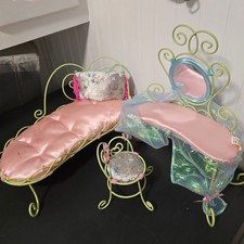 Conjunto de móveis de boneca Groovy para meninas cama vaidade cadeira fingir brincar brinquedos infantis comprar usado Conjunto de móveis de boneca Groovy para meninas cama vaidade cadeira fingir brincar brinquedos infantis comprar usado  Enviando para Brazil