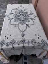 Tovaglia ricamata con usato  Cave