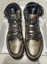 Używany, Air Jordan 1 Retro High OG Wings. Rozmiar 12 męski. Czarno-metaliczne złoto. AA2887 035 na sprzedaż  Wysyłka do Poland