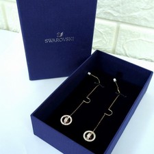 Usado, Brincos ocos raros SWAROVSKI Dextera cristal tom prata feminino autêntico do Japão comprar usado Usado, Brincos ocos raros SWAROVSKI Dextera cristal tom prata feminino autêntico do Japão comprar usado  Enviando para Brazil