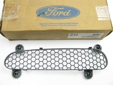 NOVO GENUÍNO Inserção de Grade Lateral Esquerda para Motoristas 1996 Ford Heavy Truck F6HZ-8150-AD comprar usado  Enviando para Brazil