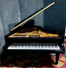 Yamaha pianoforte acustico usato  Santa Maria Capua Vetere