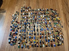 Lego mini figures d'occasion  Expédié en Belgium