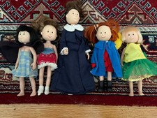 5 bonecas Madeline comprar usado 5 bonecas Madeline comprar usado  Enviando para Brazil