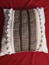 Travesseiro de Sofá Marrom E Bege - Feito Sob Medida 15"x16" - Ótimo Detalhe comprar usado Travesseiro de Sofá Marrom E Bege - Feito Sob Medida 15"x16" - Ótimo Detalhe comprar usado  Enviando para Brazil